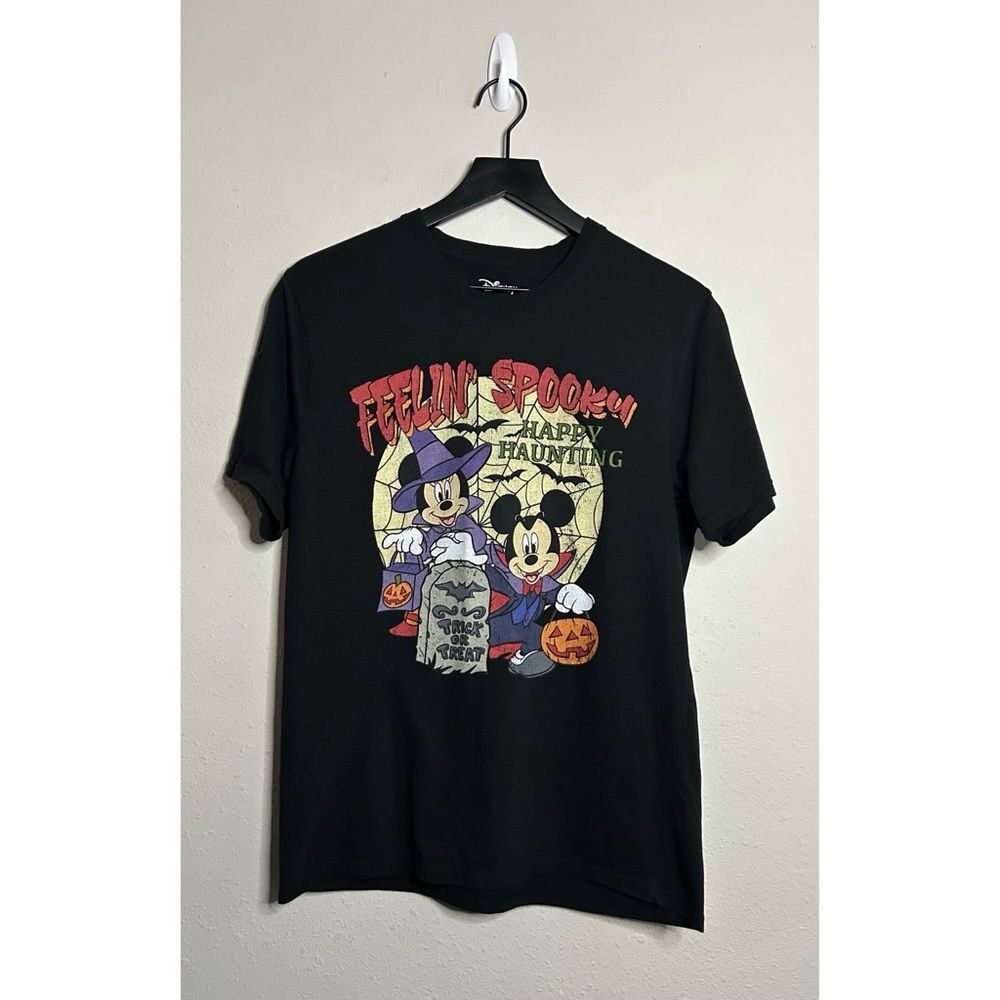 Disney Mickey & Minnie Mouse "Feelin' Spooky" Halloween Graphic Tee